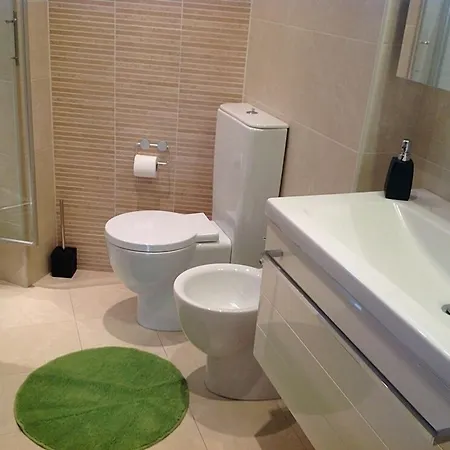 Bed & Breakfast Center Town 3*