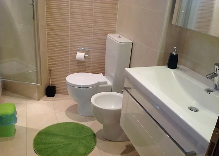 Bed & Breakfast Center Town 3*